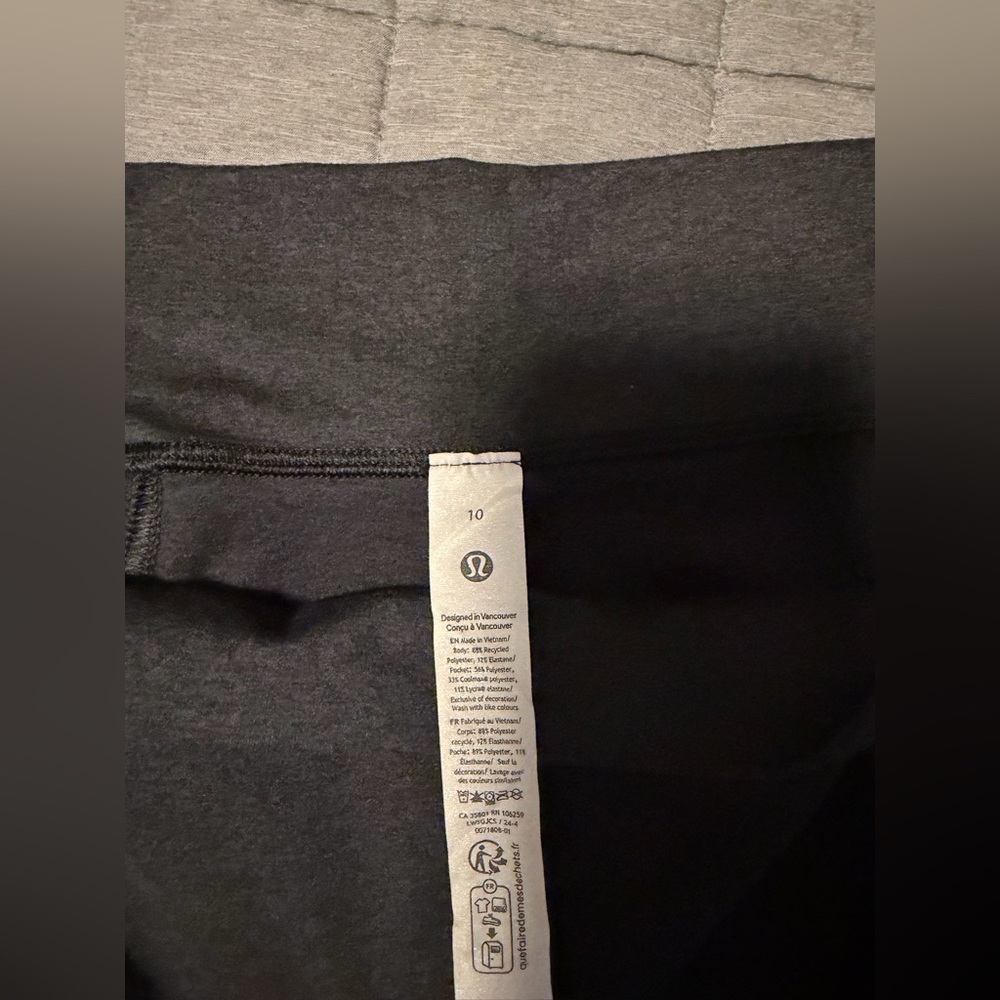 Lululemon - Softy Suedey High-Rise Tights - Size 10 - Picture 4 of 4